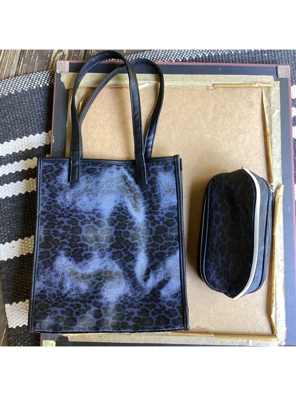 Unbranded 2 piece blue and black animal print bag and makeup case